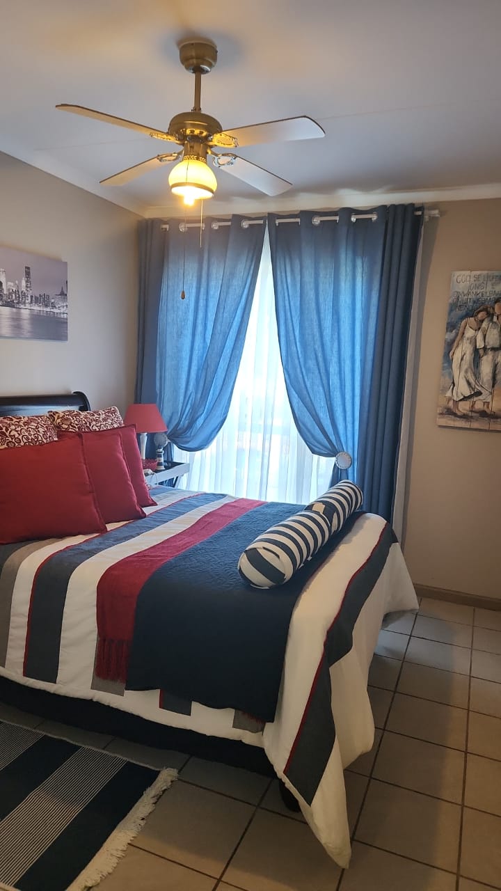 To Let 5 Bedroom Property for Rent in Fraaiuitsig Western Cape
